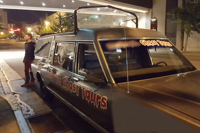 Nashville Haunted Hearse Ghost Tour 1 Hour Shared - 1017 16th Ave S and the Murder on Music Row: the stop with headlines