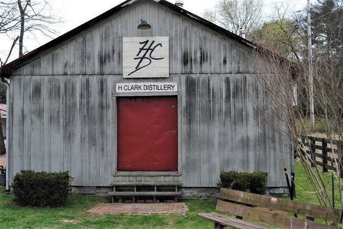Tennessee Whiskey Experience: Bus Tour with 11+ Whiskey Tastings - Comfort and small constraints that matter more than you think